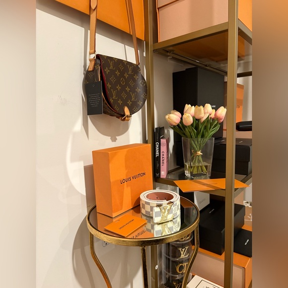 Louis Vuitton Damier Cream/Grey Initiales LV Gold 40mm Belt - Picture 7 of 14